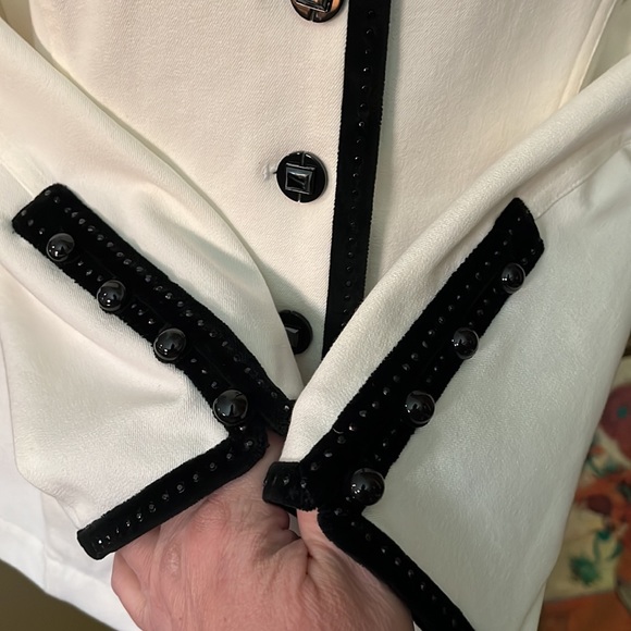 ST JOHN SPORT sz  12P Elegant Ecru Winter White Stretch Trim Gem Button NEW - Picture 8 of 16